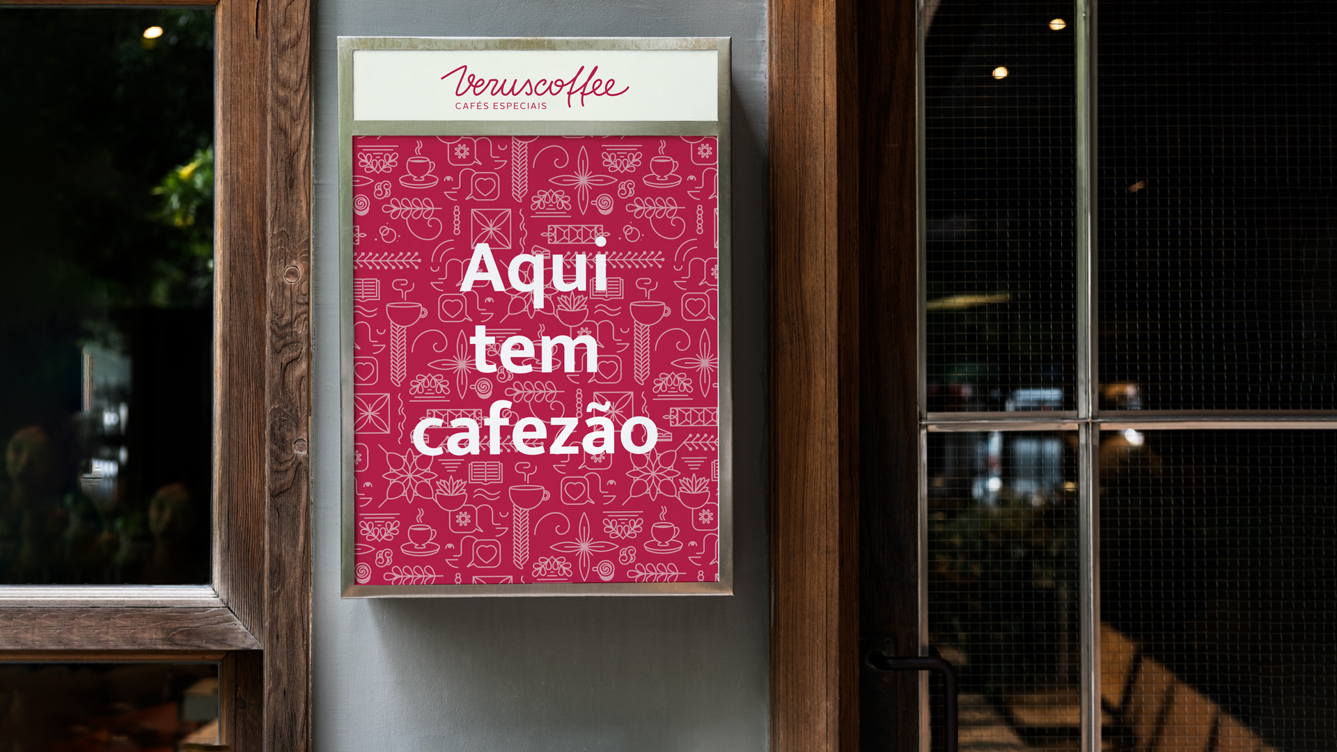 letreiro com logo veruscoffee