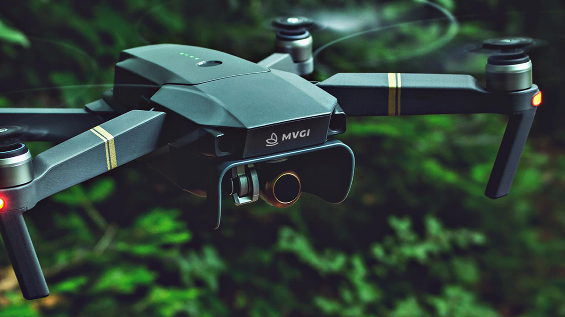 drone preto com logo mvgi